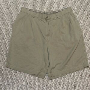 Tommy Bahama Silk Chino shorts 36 EUC
